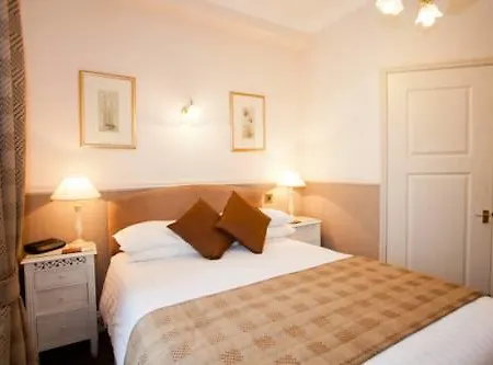 Caledonia 4*